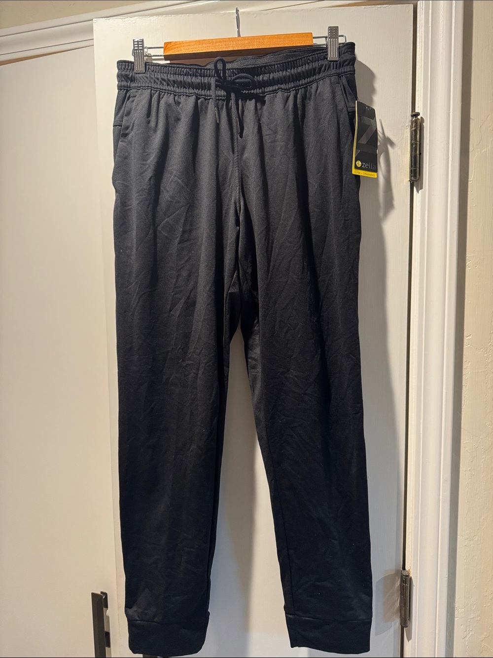 NWT Zella Men's Black Jogger Sweatpants with Drawstring.